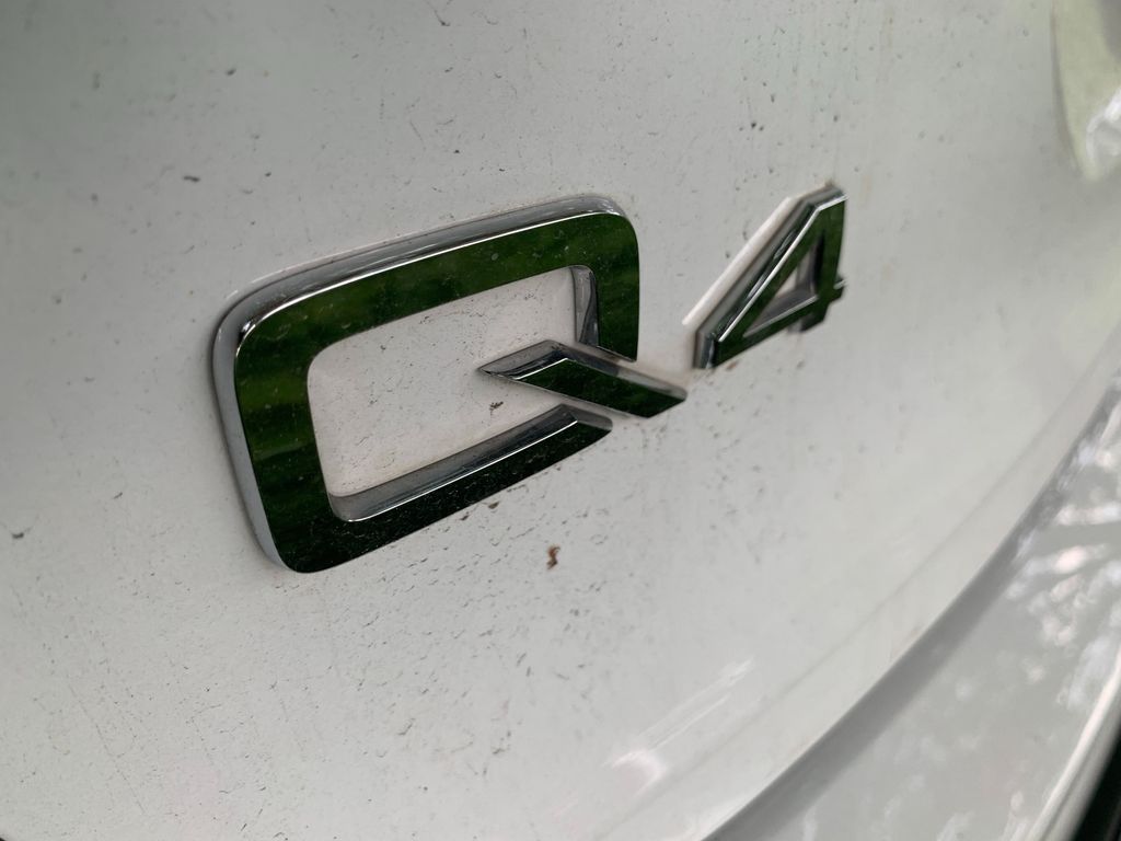 Thumbnail: 2023 Audi Q4 e-tron - 10