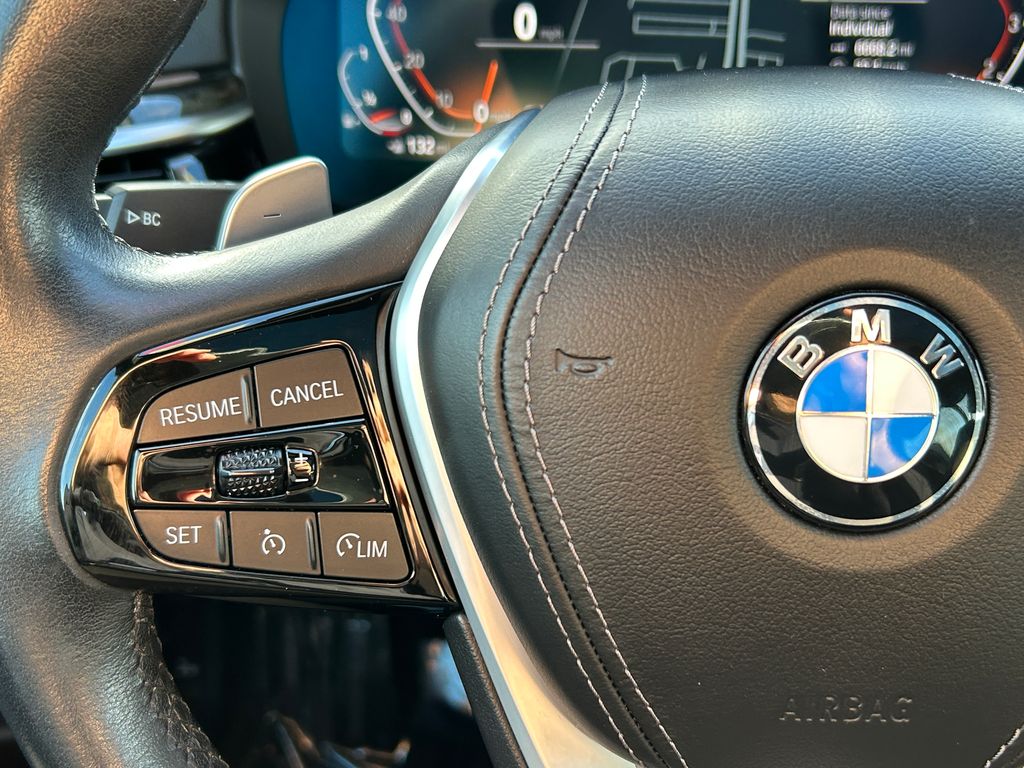 Thumbnail: 2022 BMW 5 Series - 19