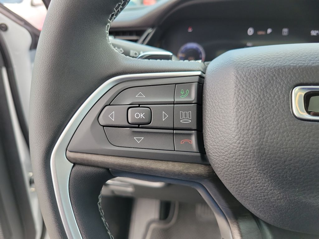 New 2026 White/off-white Jeep Laredo image 24