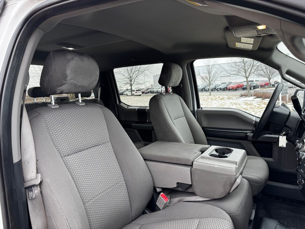 2019 Ford F-150 XLT photo