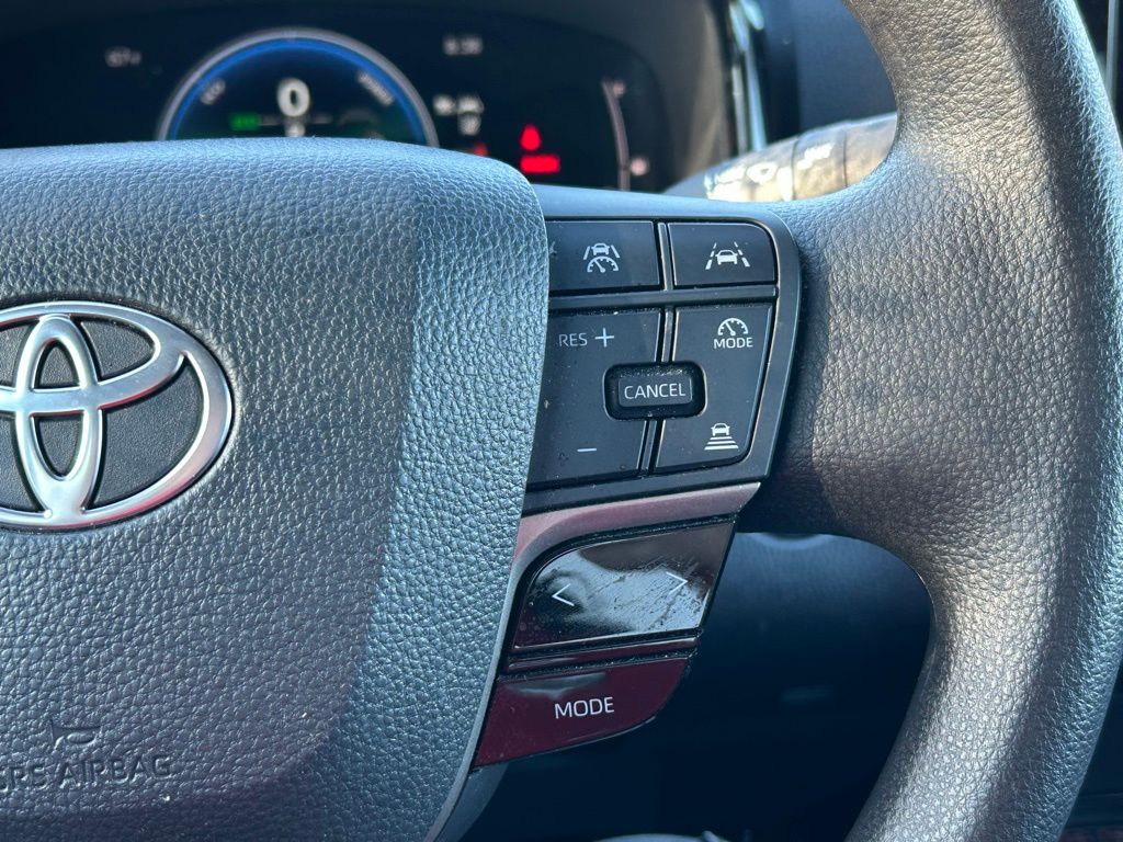 Thumbnail: 2025 Toyota Camry - 18