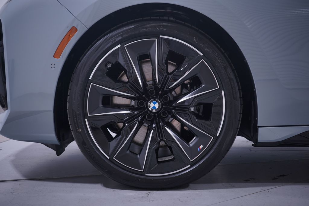 Thumbnail: 2025 BMW 7 Series - 2