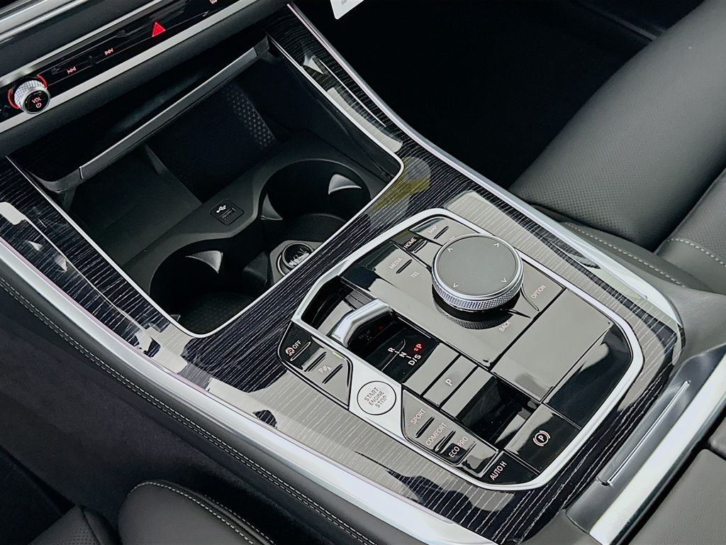 Thumbnail: 2026 BMW X5 - 15