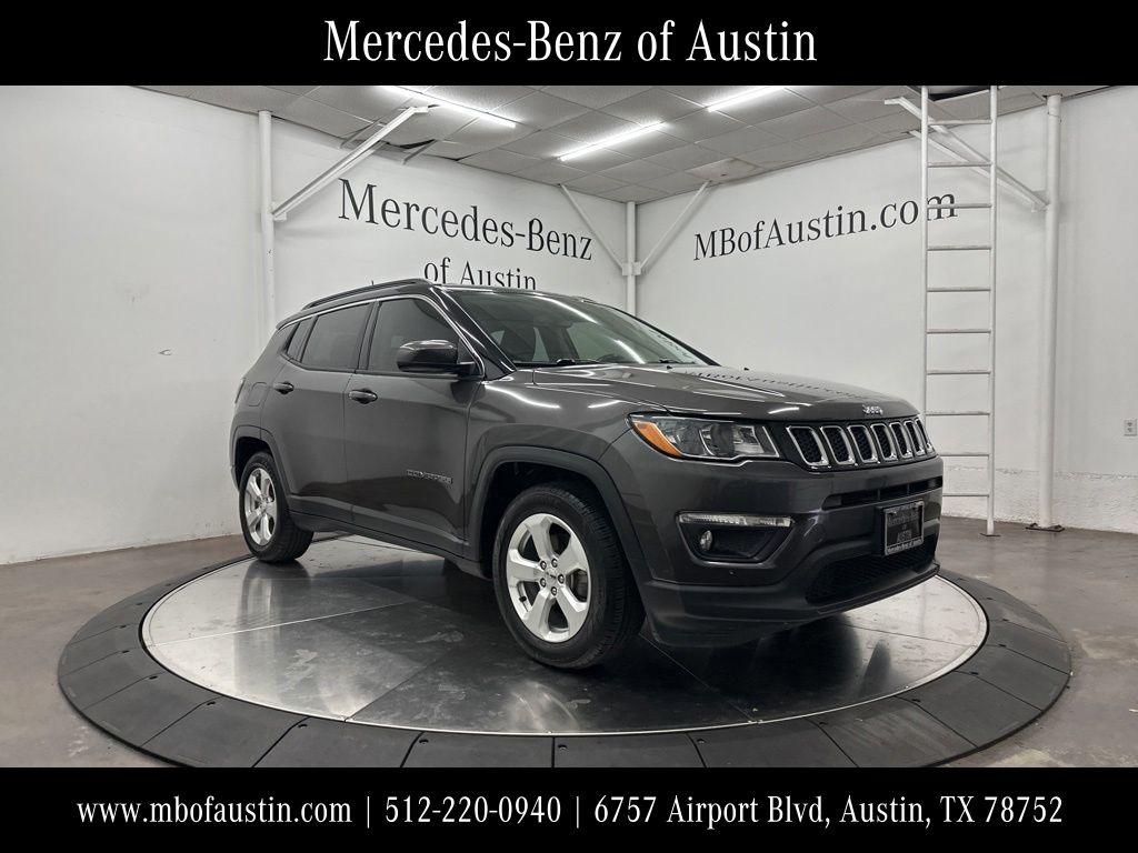 Gray (Granite Crystal Metallic Clearcoat) 2019 Jeep Compass Latitude FWD SUV / Crossover Front-Wheel Drive 6-Speed Automatic