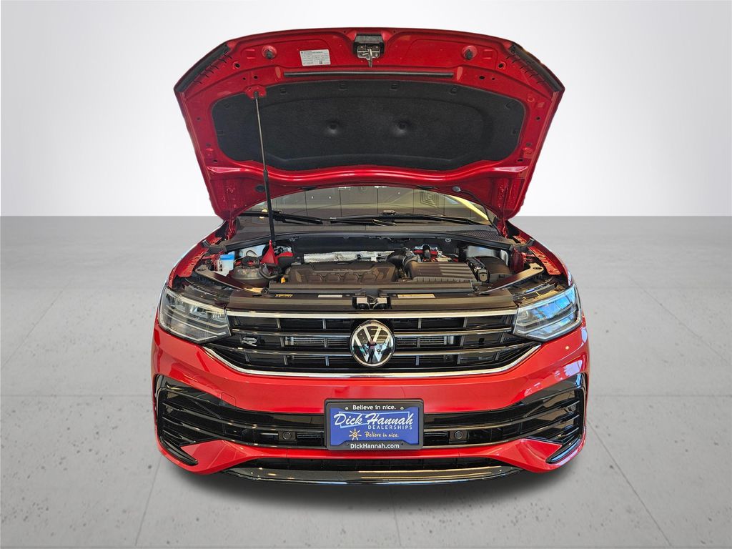2024 Volkswagen Tiguan 2.0T SE R-Line Black