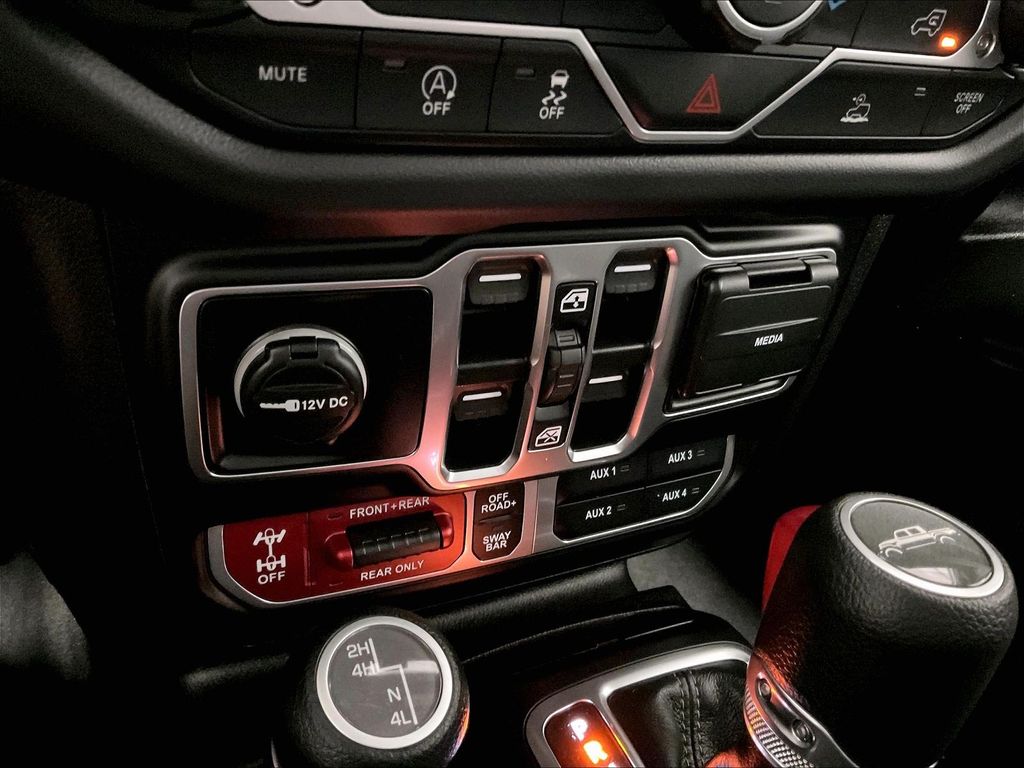 2026 Jeep Gladiator — photo 26