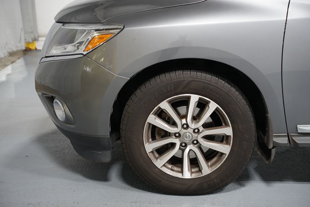 Thumbnail: 2015 Nissan Pathfinder - 5