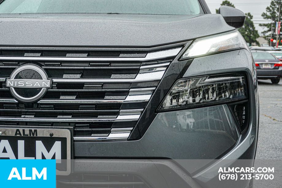 Used 2025 Gray Nissan SV image 12
