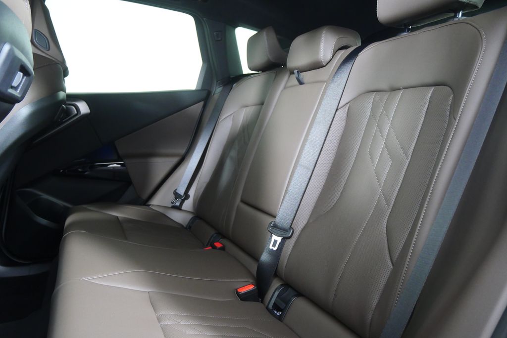 Thumbnail: 2026 BMW X3 - 14