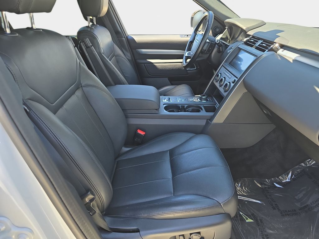 Used 2020 White Land Rover Landmark Edition image 12