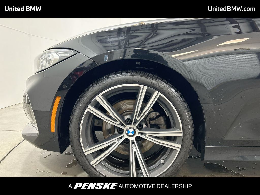 Thumbnail: 2024 BMW 3 Series - 10