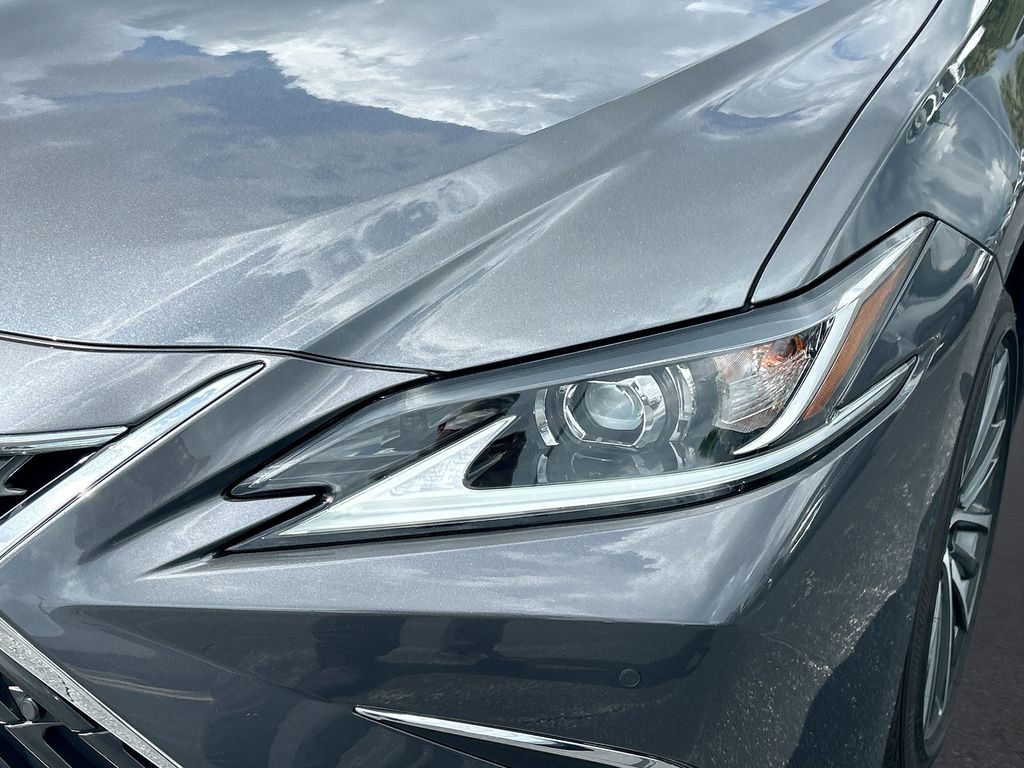 Thumbnail: 2025 Lexus ES - 11