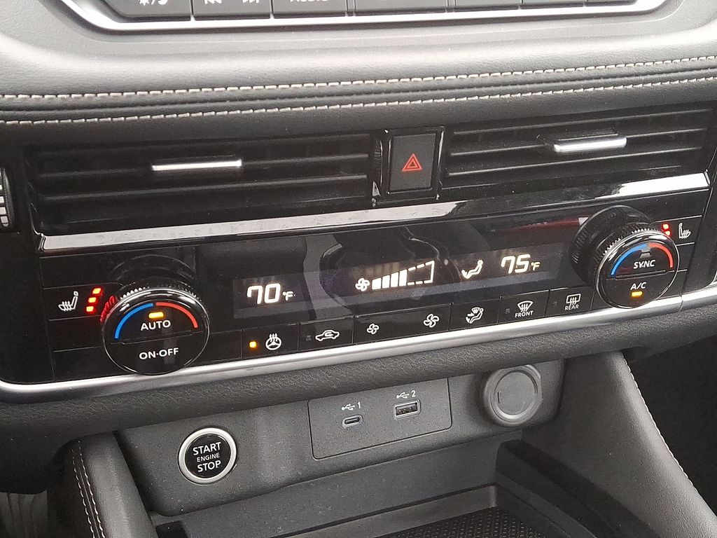 2023 Nissan Rogue SL 17