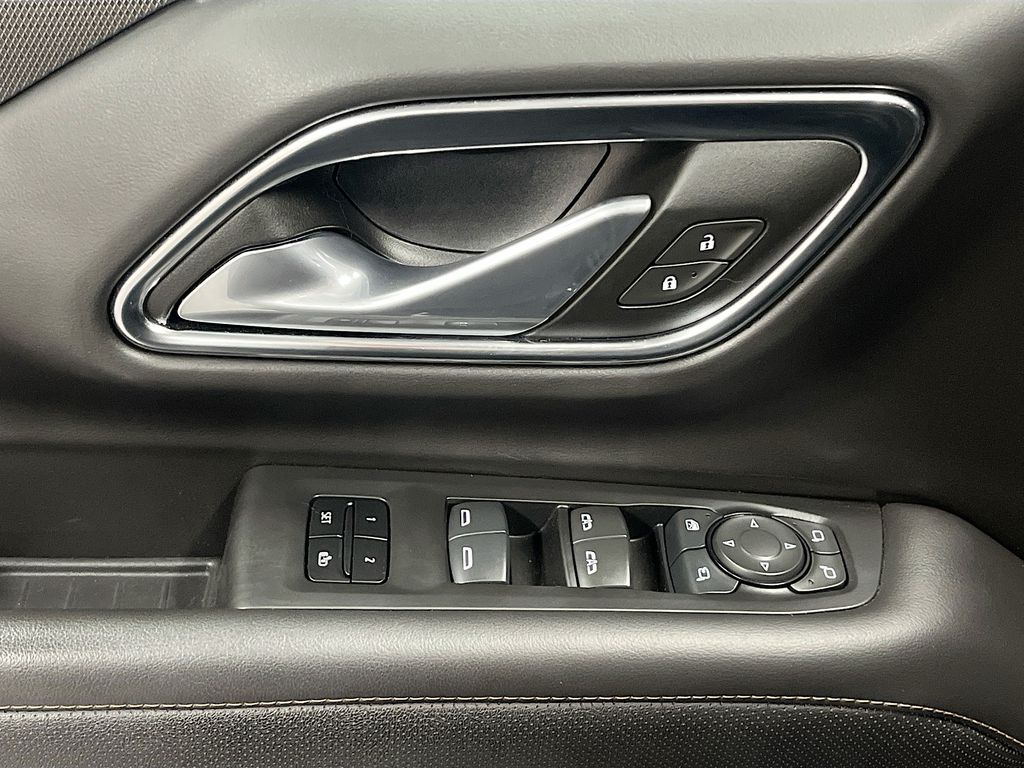 Used 2024 Onyx Black GMC AT4 image 18