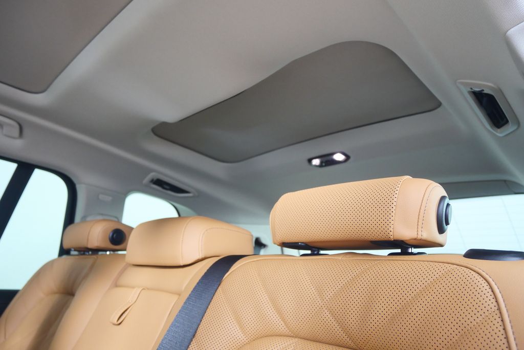 Thumbnail: 2026 BMW X7 - 17