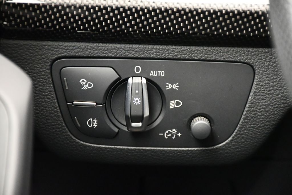 Thumbnail: 2023 Audi SQ5 - 20