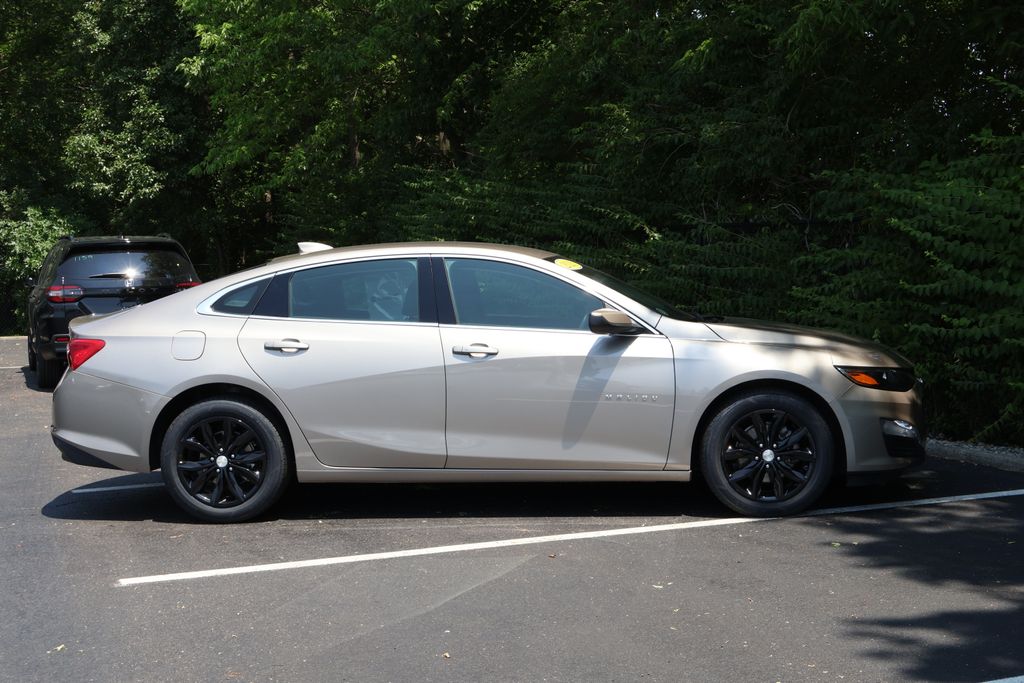 Thumbnail: 2023 Chevrolet Malibu - 9