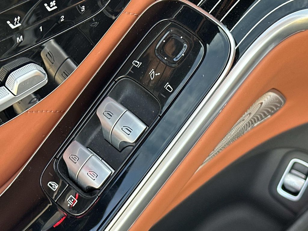 Thumbnail: 2022 Mercedes-Benz S-Class - 30