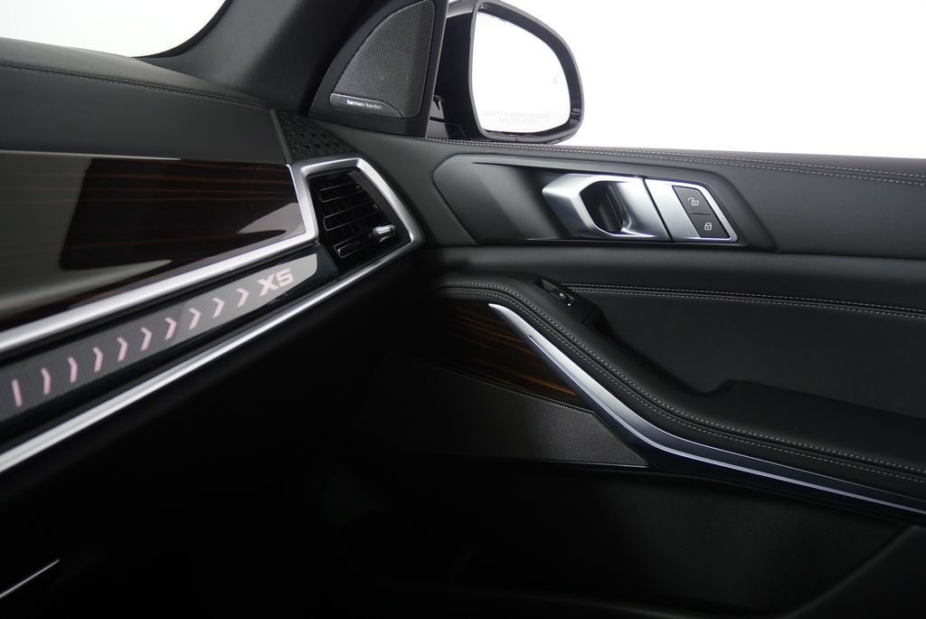 Thumbnail: 2026 BMW X5 - 28