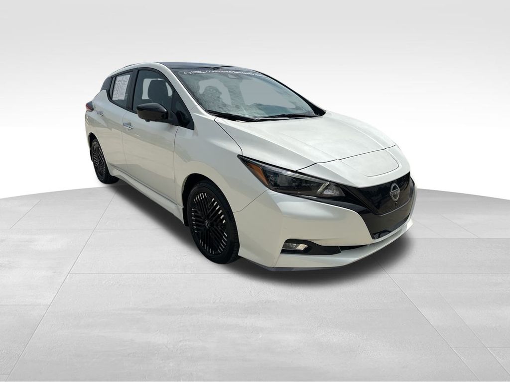 2024 Super Black/Pearl White Nissan LEAF SV Plus FWD Hatchback
