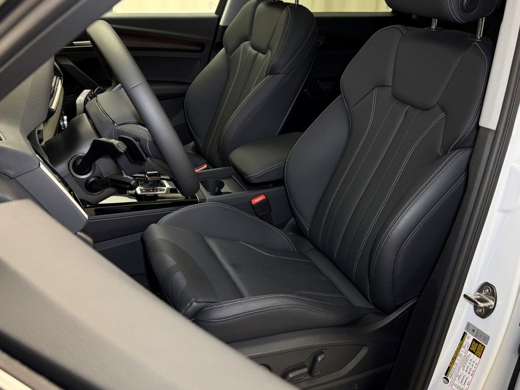 2025 Audi Q5 e Premium Plus 26