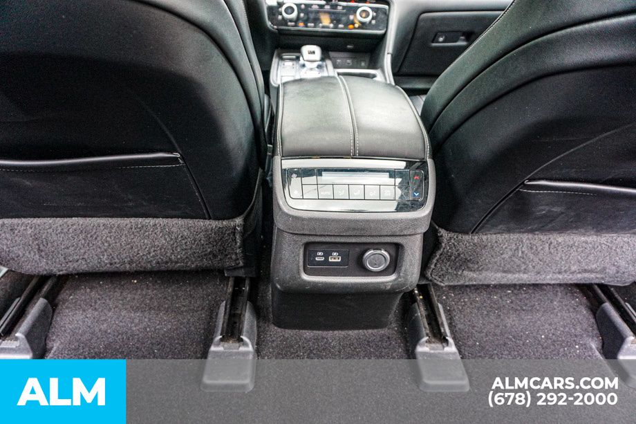 Used 2024 Black INFINITI LUXE image 32