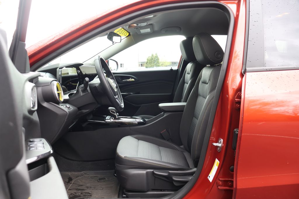 2024 Chevrolet Trax LT 29