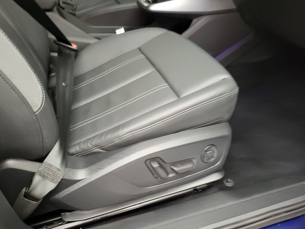 Thumbnail: 2023 Audi Q4 e-tron - 15