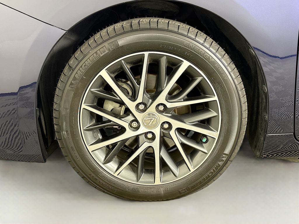 2016 Lexus ES 350 32