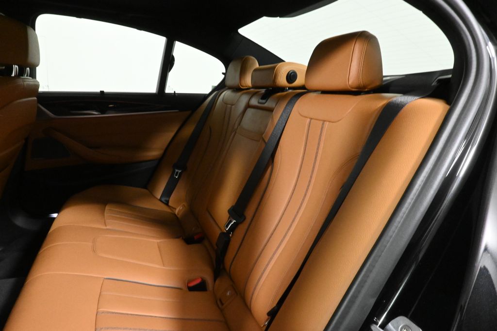 Thumbnail: 2019 BMW 5 Series - 5