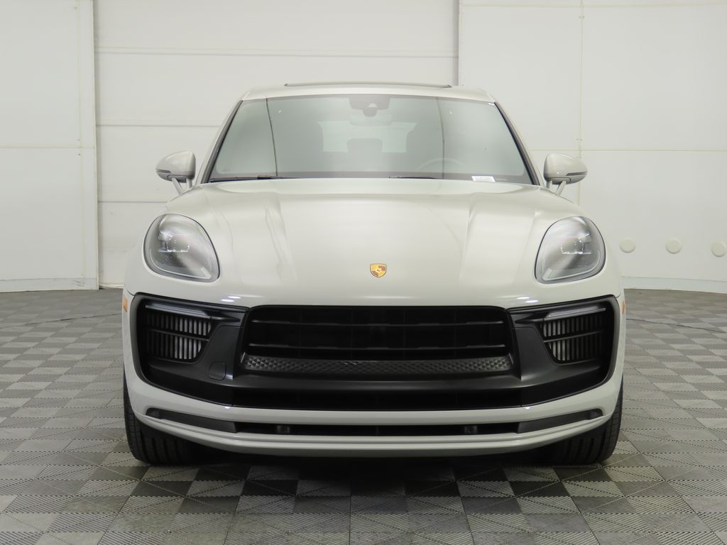 Thumbnail: 2022 Porsche Macan - 2