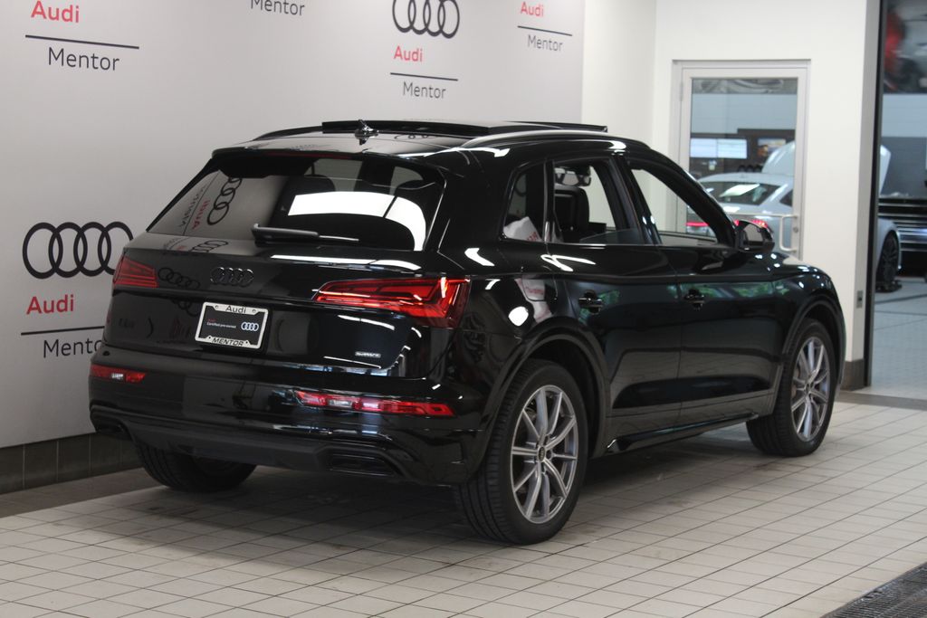 Thumbnail: 2023 Audi Q5 - 6