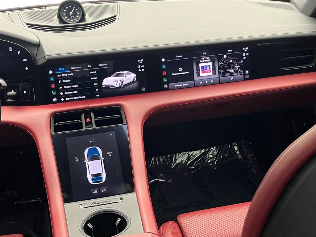 Thumbnail: 2021 Porsche Taycan - 32