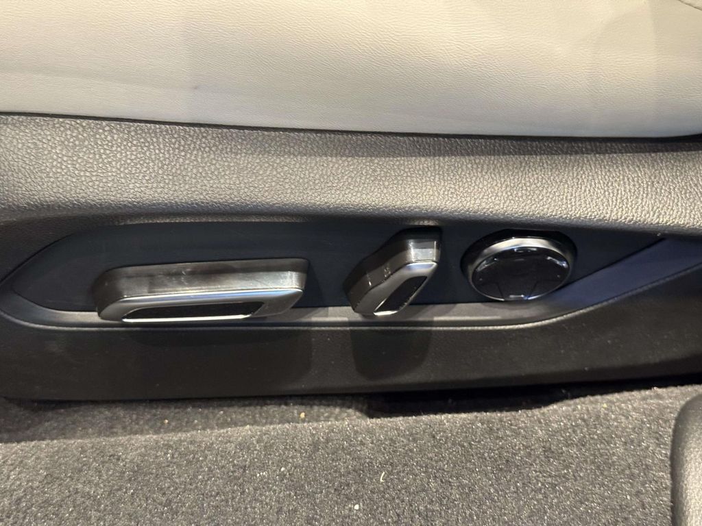 2025 Acura TLX A-Spec Package - Photo 17