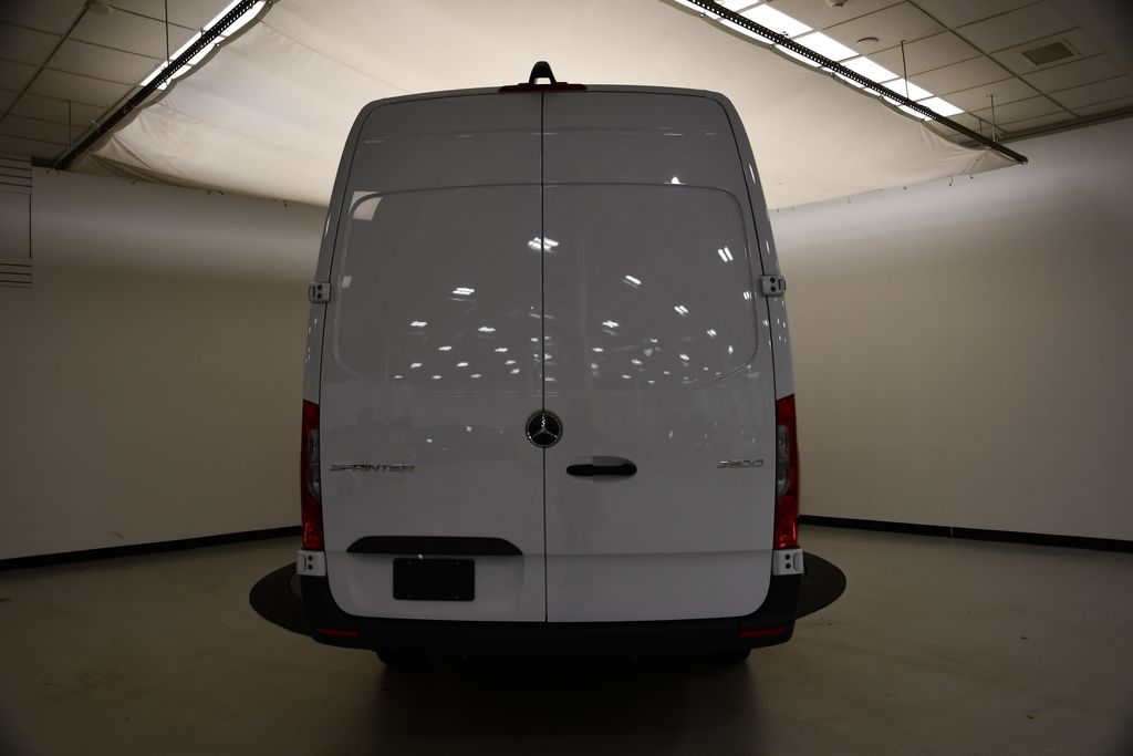 2025 Mercedes-Benz Sprinter 2500 7