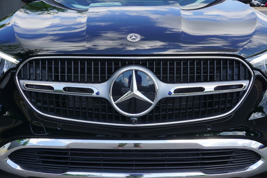Thumbnail: 2025 Mercedes-Benz GLC - 9