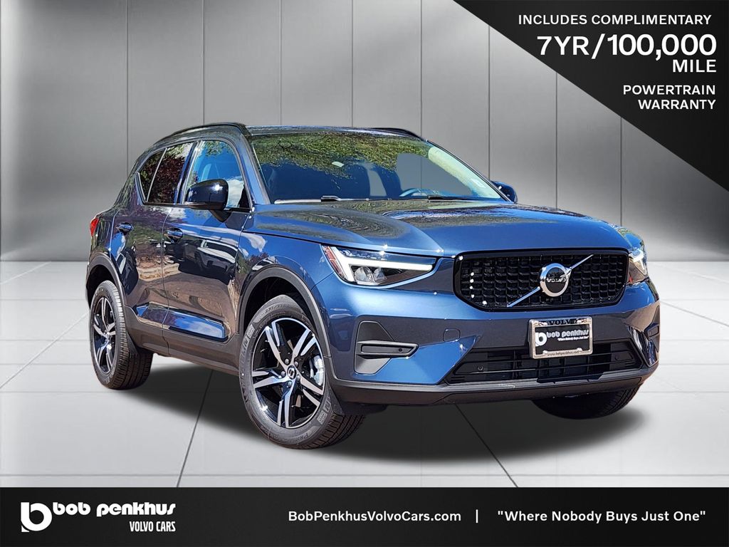 2026 Volvo XC40 B5 Core