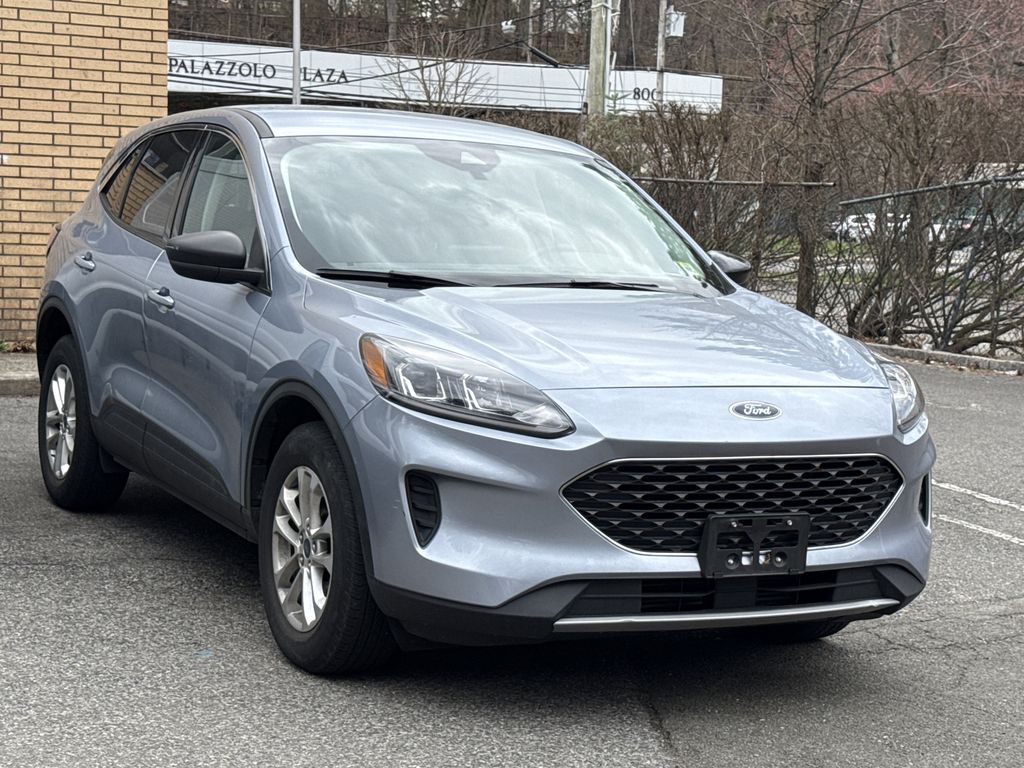 Iced Blue Silver Metallic 2022 Ford Escape SE AWD SUV / Crossover All-Wheel Drive 8-Speed Automatic