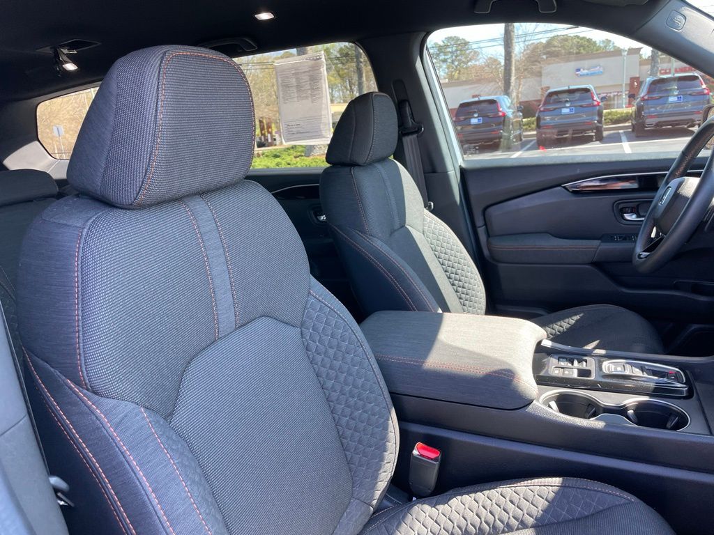 Thumbnail: 2025 Honda Pilot - 30