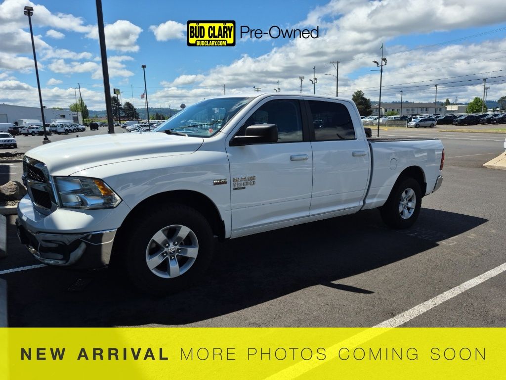 Bright White Clearcoat 2019 RAM 1500 Classic SLT Crew Cab 4WD Pickup Truck Four-Wheel Drive 8-Speed Automatic