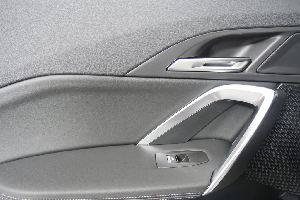 2025 BMW X1 xDrive28i 13