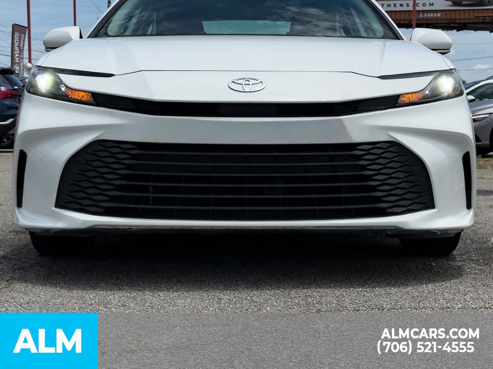 Used 2025 White Toyota LE image 5
