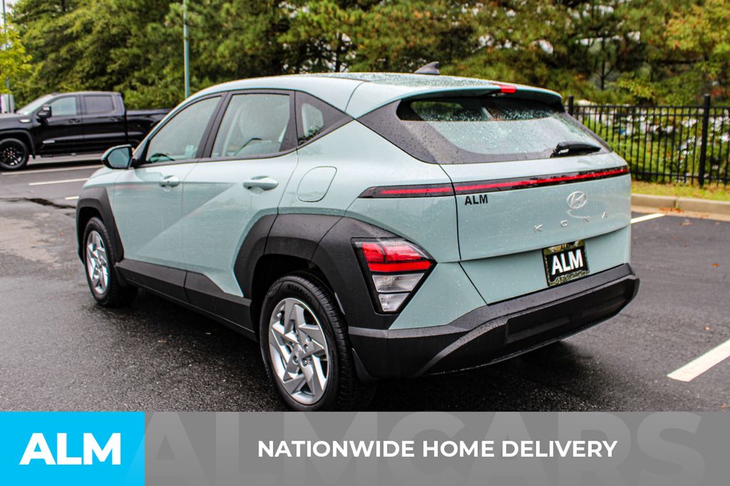 2024 Hyundai Kona SE photo 4