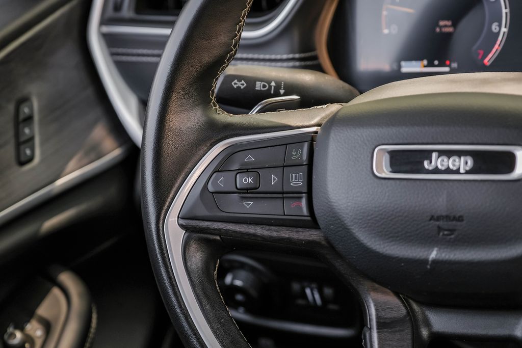 used 2022 Jeep Grand Cherokee car, priced at $28,000