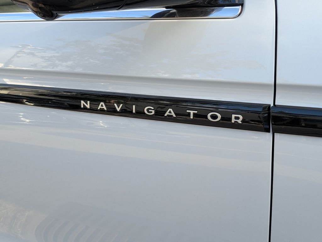 new 2026 Lincoln Navigator car, priced at $123,415