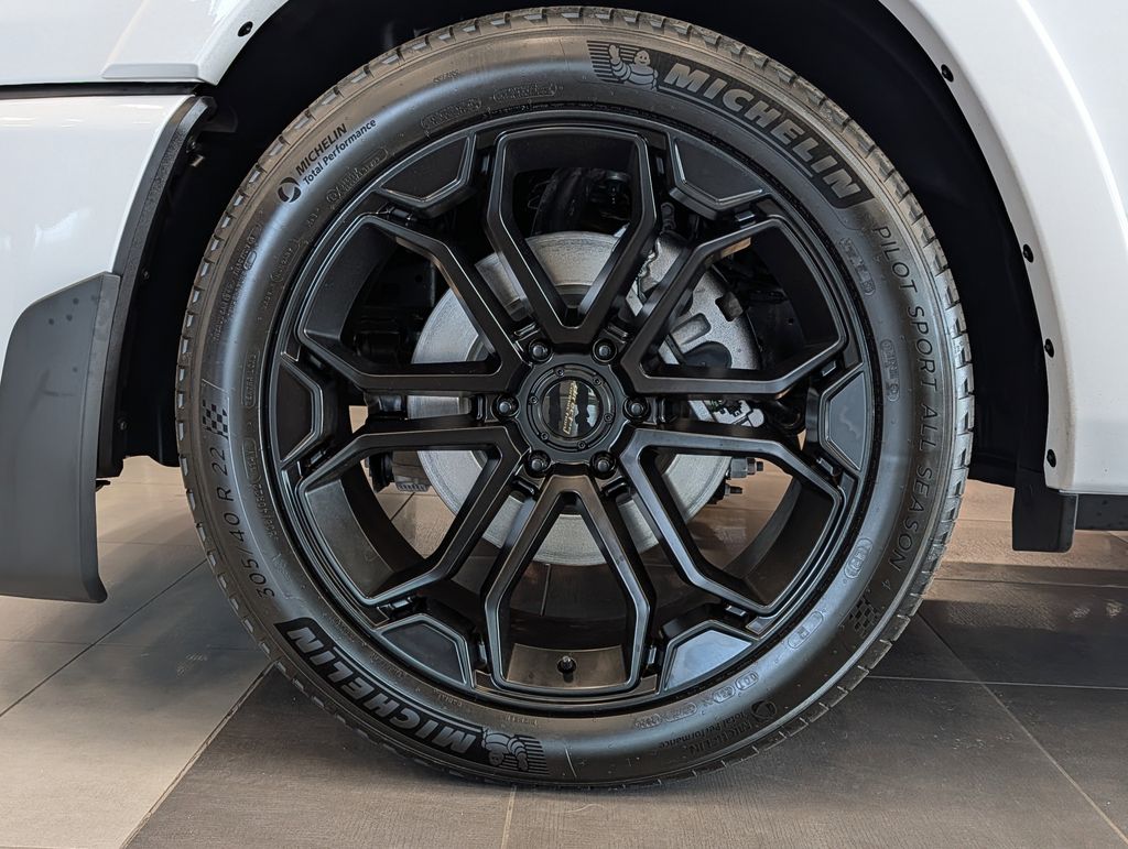 View vehicle photo 4