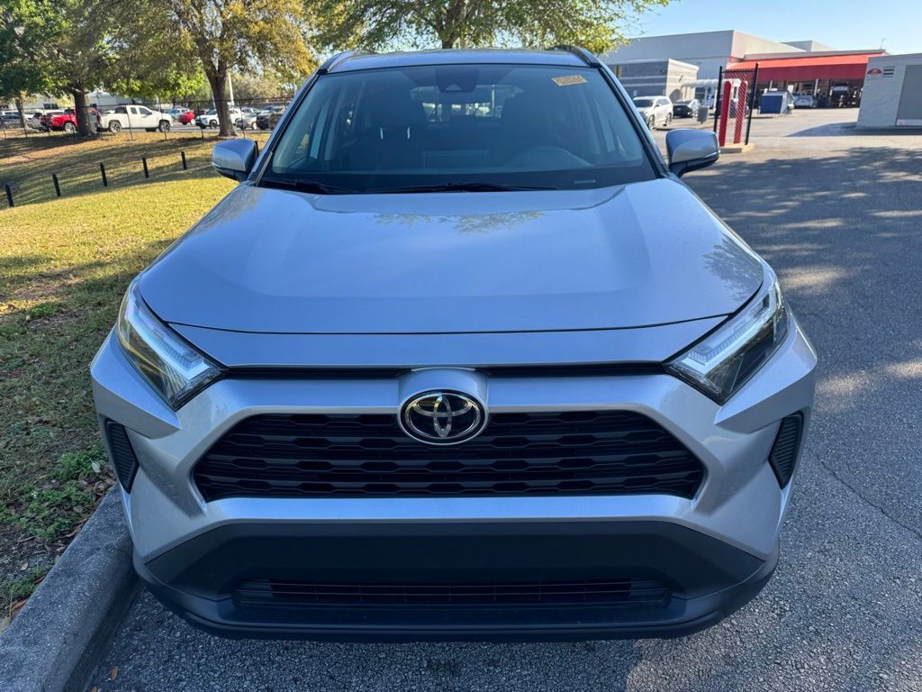 2024 Toyota RAV4 XLE 8