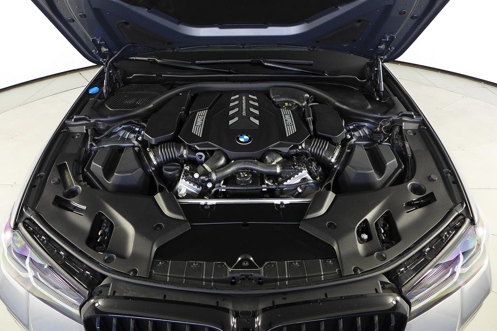 Thumbnail: 2023 BMW 5 Series - 6