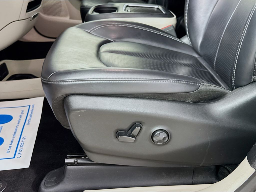 Used Car 2024 Chrysler Pacifica  Touring L For Sale Under $30,000 In Austin, Texas