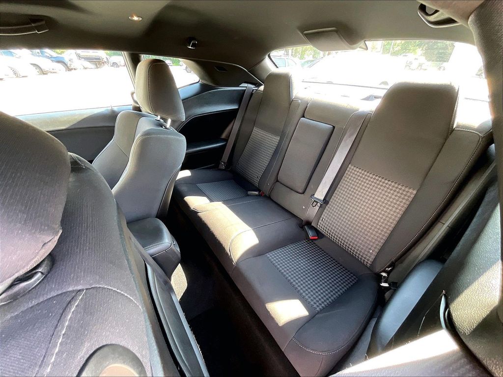 2019 Dodge Challenger — photo 25